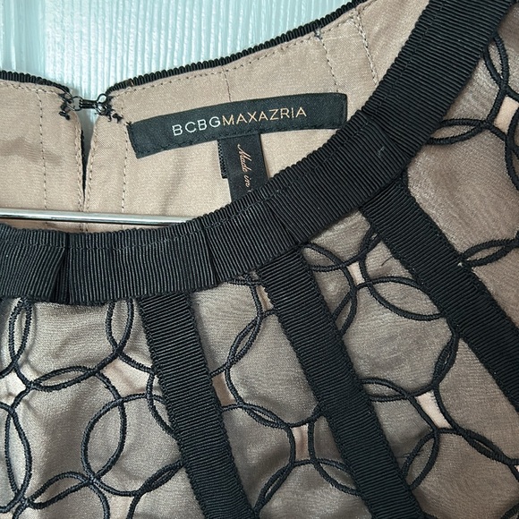 Two-piece evening ensemble - Picture 7 of 7